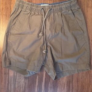 L.L. Bean Men's Brown Flat Front Shorts